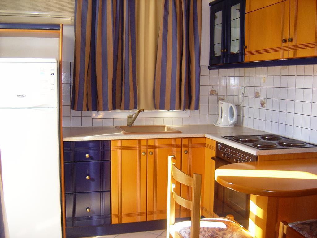 Kalimera Hotel Pórosz Kültér fotó